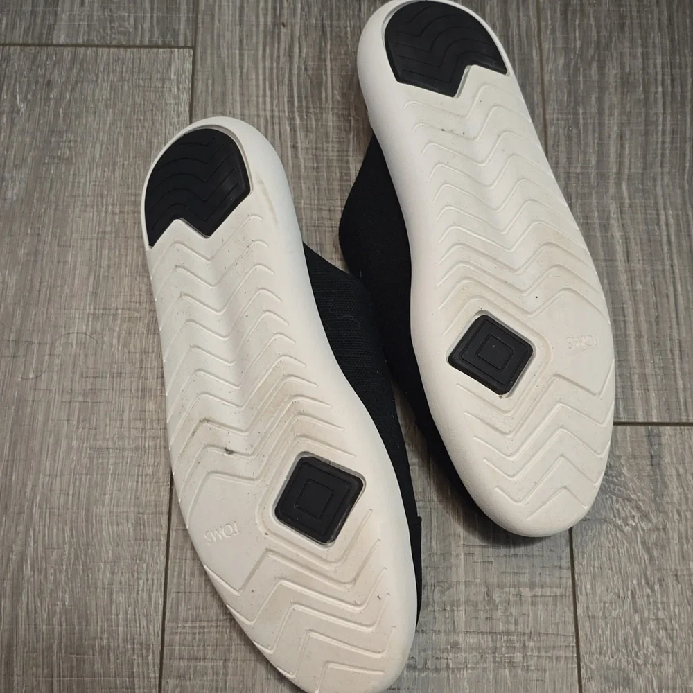 TOMS Black Mules with Leopard Print Insole. New Wuthout Tags. Size 8. - Picture 5 of 11